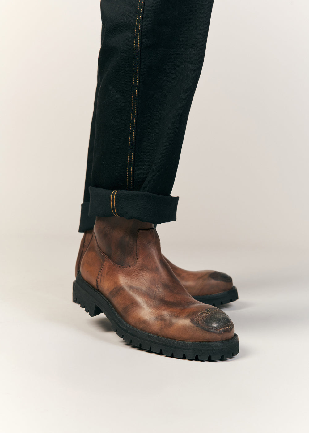 Acne Studios Botas Desgastada CNS-BD0337