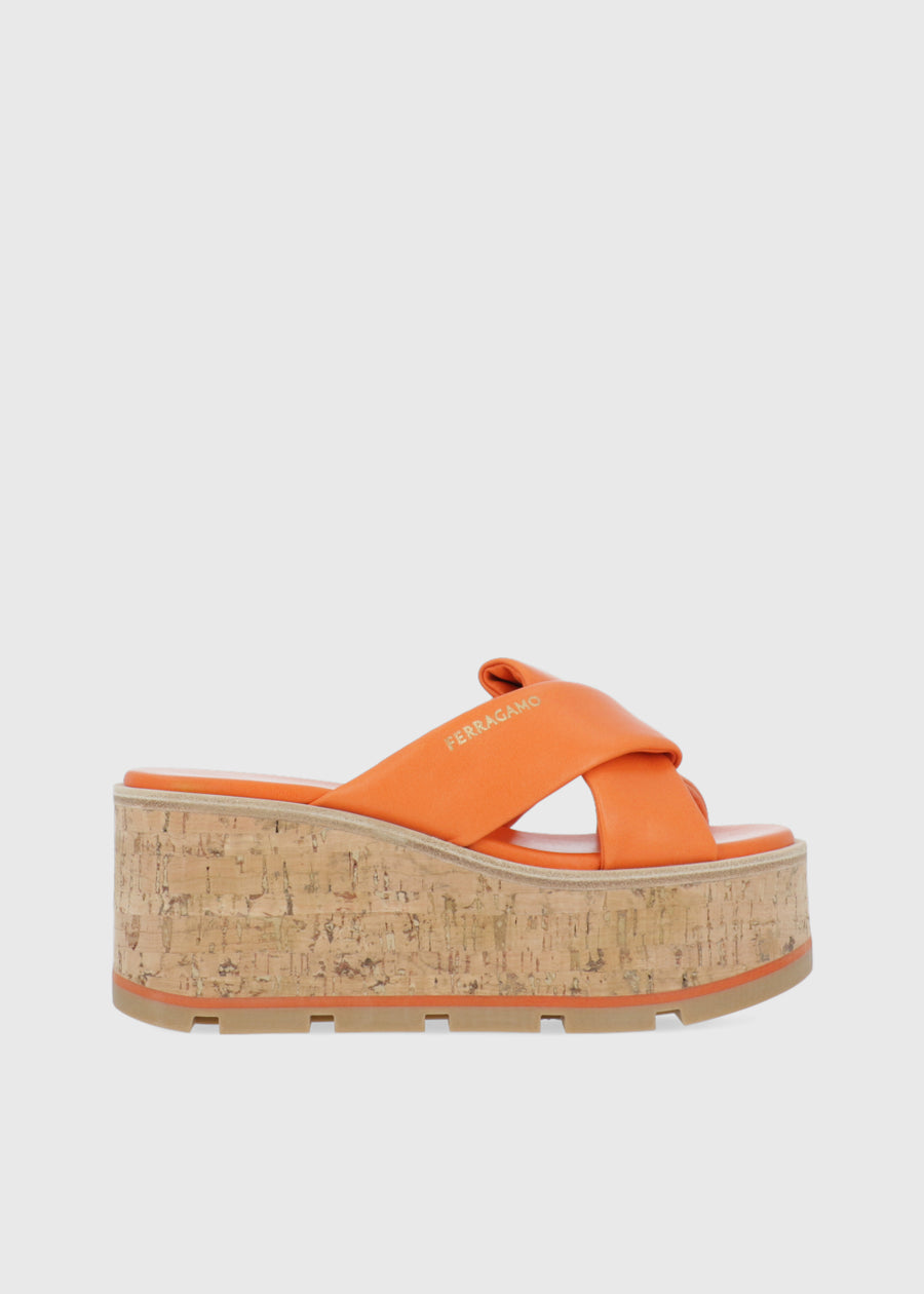 Ferragamo Slides con cuña FRG-ENGRACIA